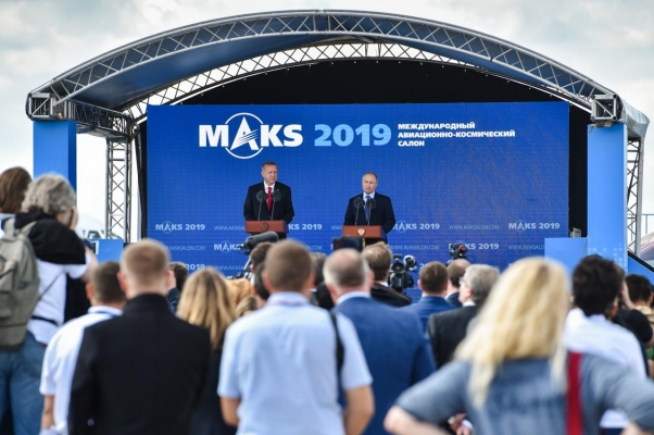 Авиасалон МАКС-2019 в день открытия посетили президенты России и Турции, а также 40 тысяч зрителей