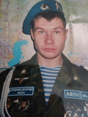 В Игринском районе почтили память старшего сержанта Сергея Перешивко
