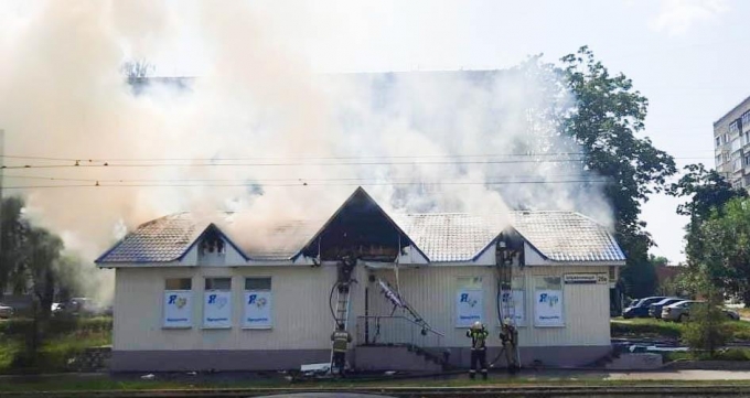 Пожар произошел в магазине по улице Орджоникидзе в Ижевске