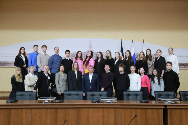 Фарит Губаев рассказал школьникам о деятельности Городской думы Ижевска