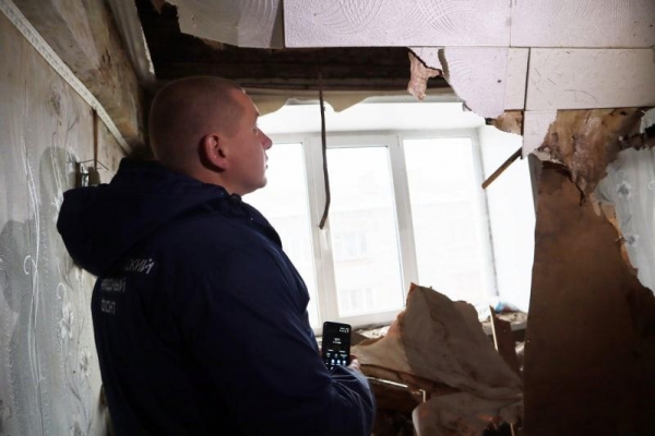 В Ижевске в одной из квартир обрушился потолок 