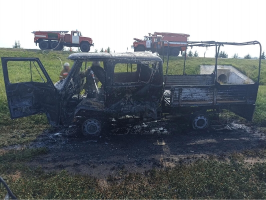«УАЗ» сгорел в ДТП по вине женщины-водителя в Дебесском районе Удмуртии