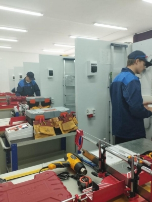 Две новые мастерские открылись в Воткинском промышленном техникуме