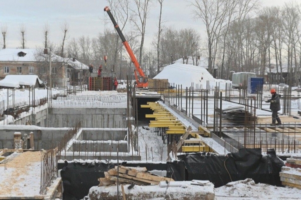 В Удмуртии продолжается строительство нового здания поликлиники Сарапульской городской больницы