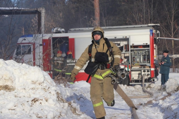 Четырех человек спасли из пожара в Сарапуле