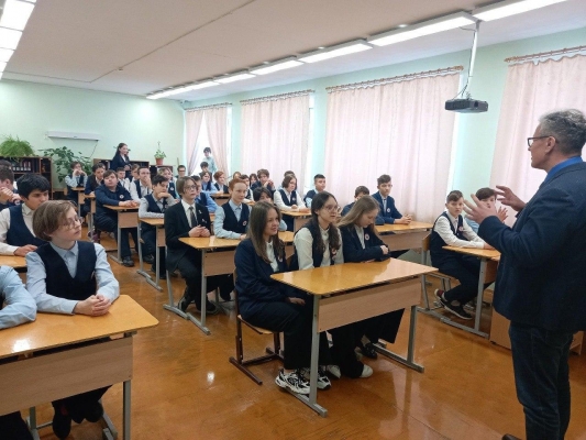 Министр цифрового развития Удмуртии провёл открытые уроки в двух школах Ижевска