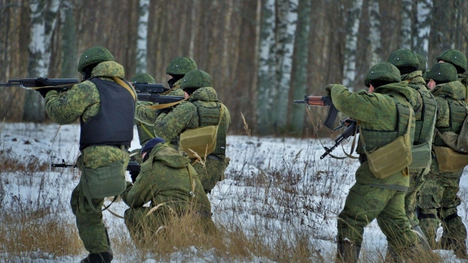 Российские и украинские войска ведут в бой на границе Курской области